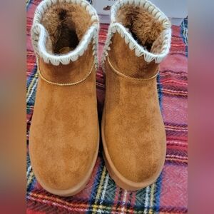 Bamboo Tan Booties size 7.5
